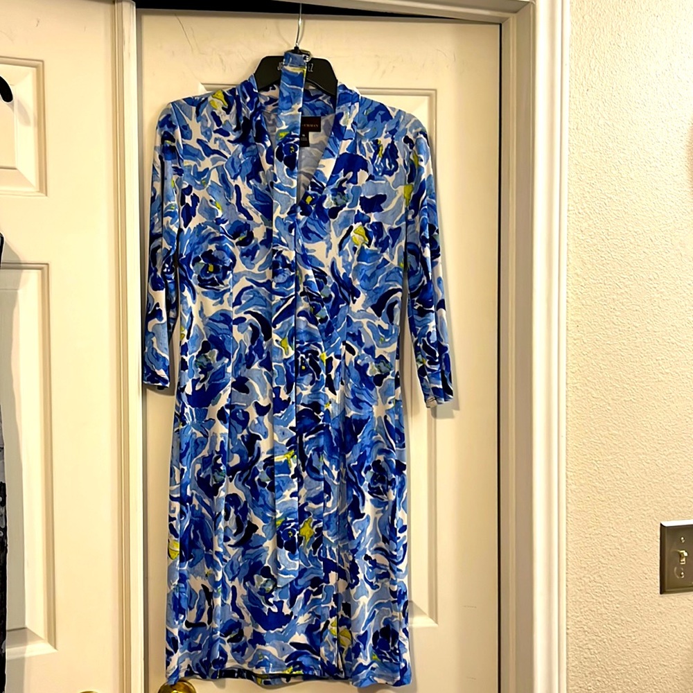 Dress size XS beautiful colors. Worn 1 time.